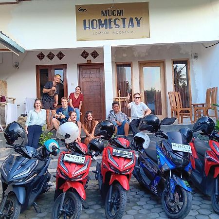 Mugeni Homestay Senggigi Exterior foto