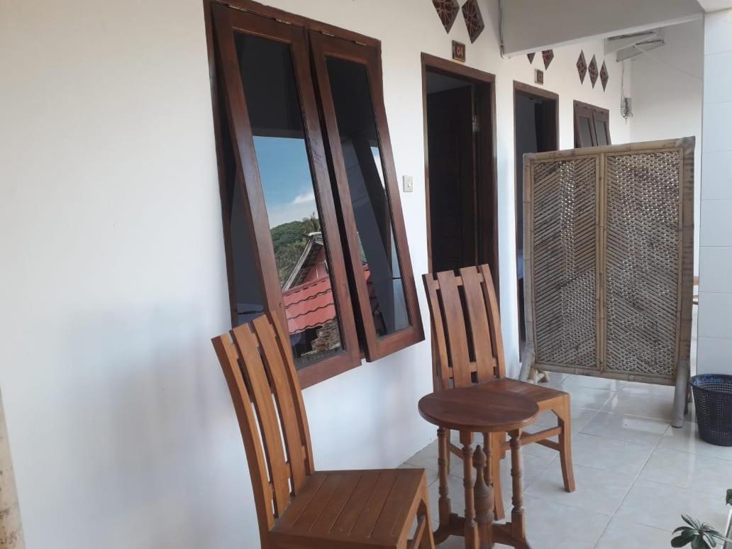 Mugeni Homestay Senggigi Exterior foto