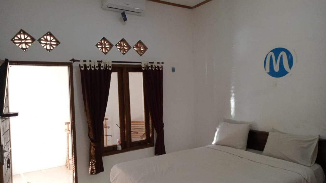 Mugeni Homestay Senggigi Exterior foto