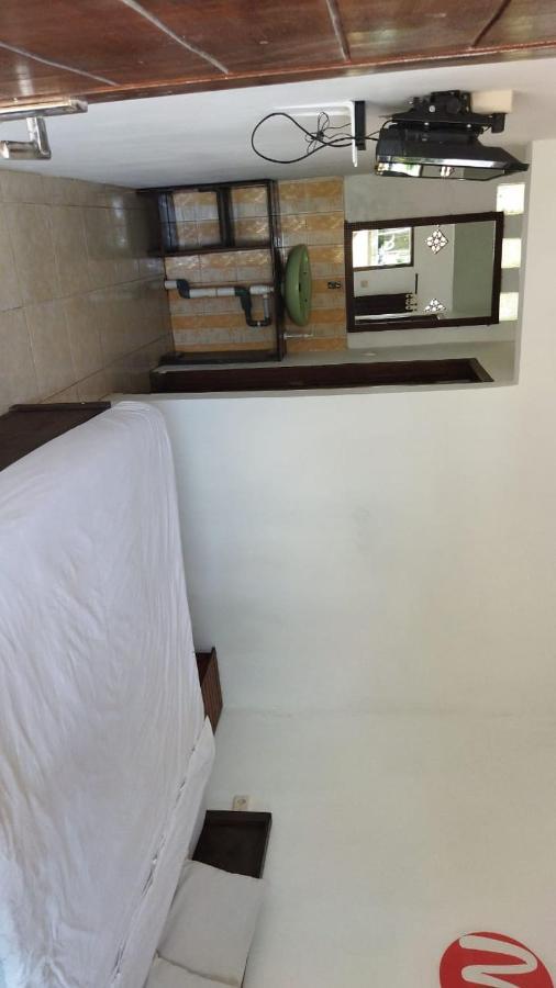 Mugeni Homestay Senggigi Exterior foto