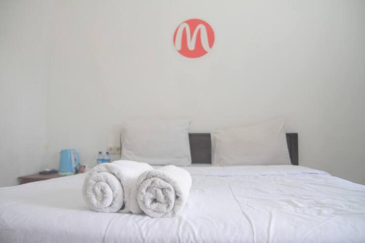 Mugeni Homestay Senggigi Exterior foto