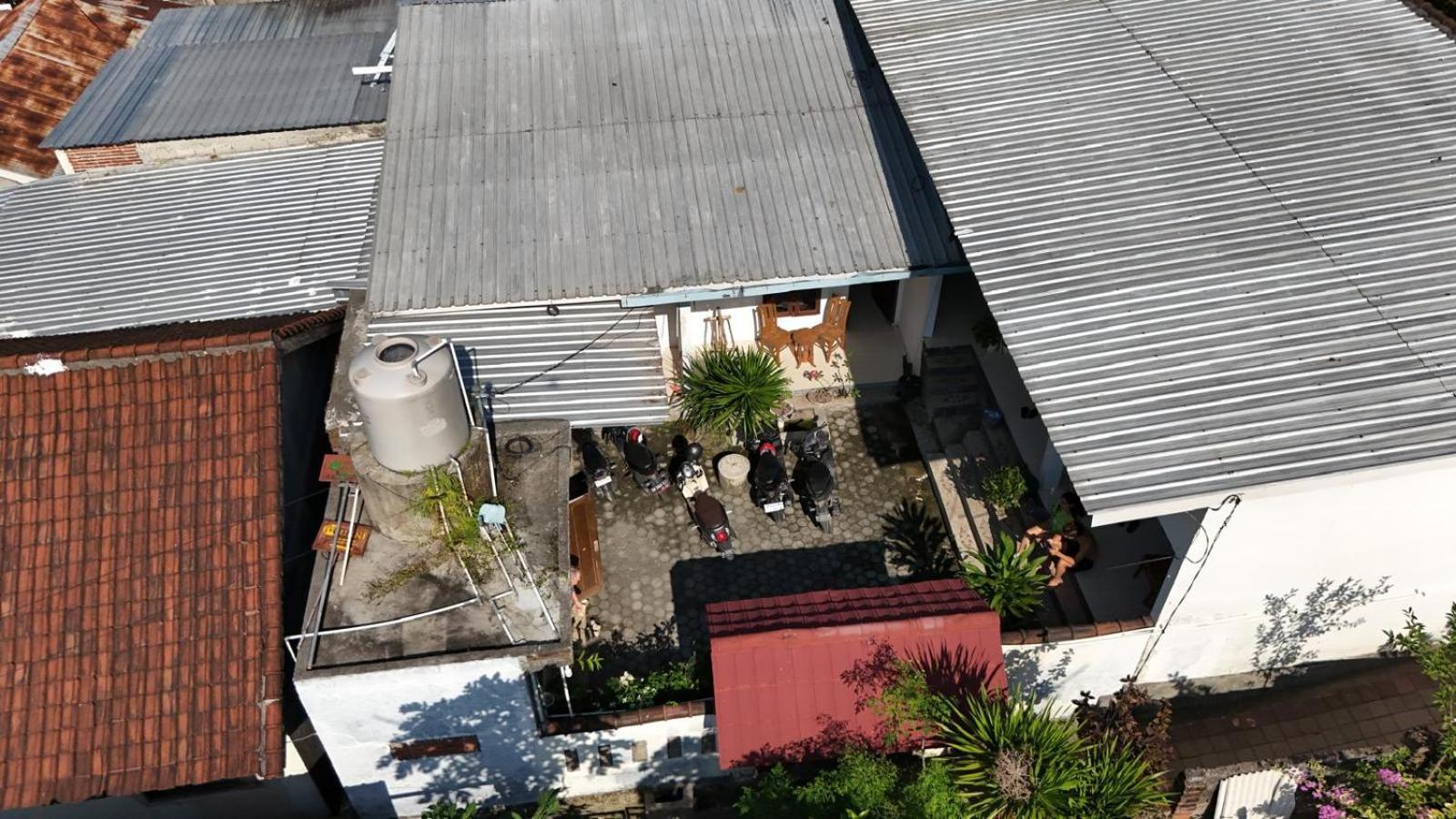 Mugeni Homestay Senggigi Exterior foto